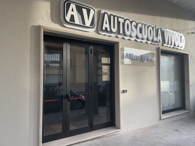  - AGENZIA AUTOSCUOLA VIVOLO